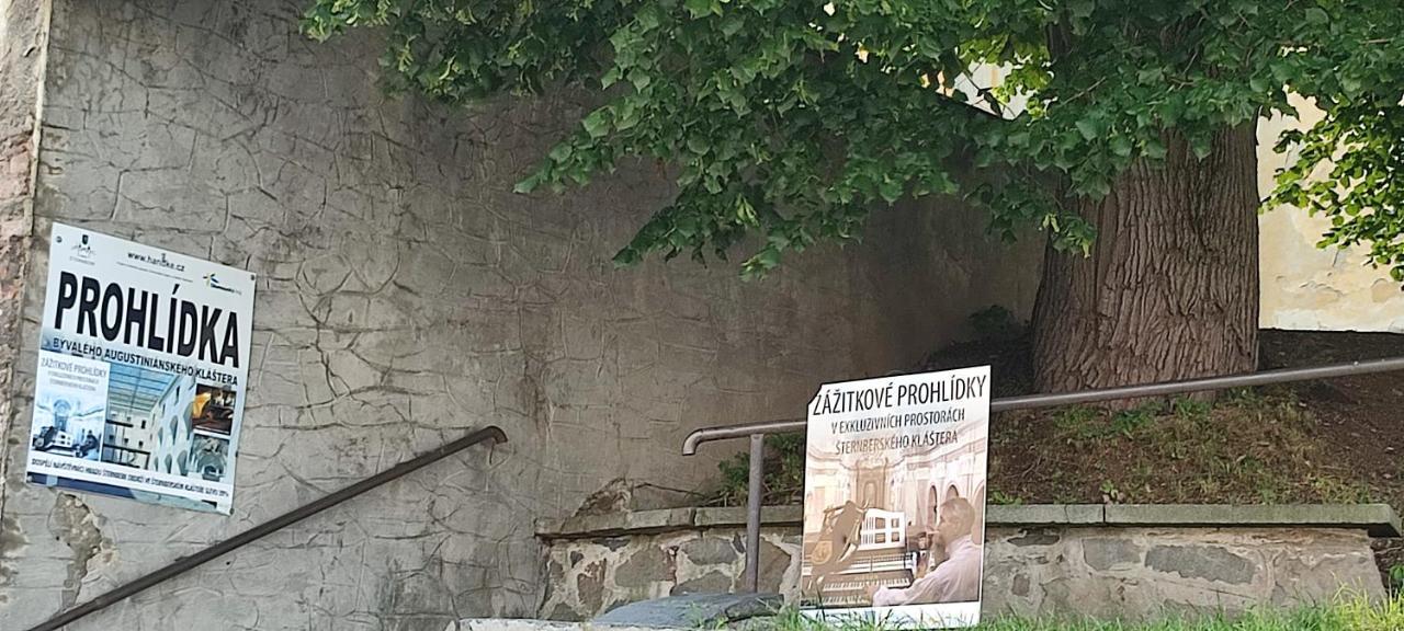 Apartman - Cafe Princ Pod Hradem Wifi, Klima Šternberk Buitenkant foto