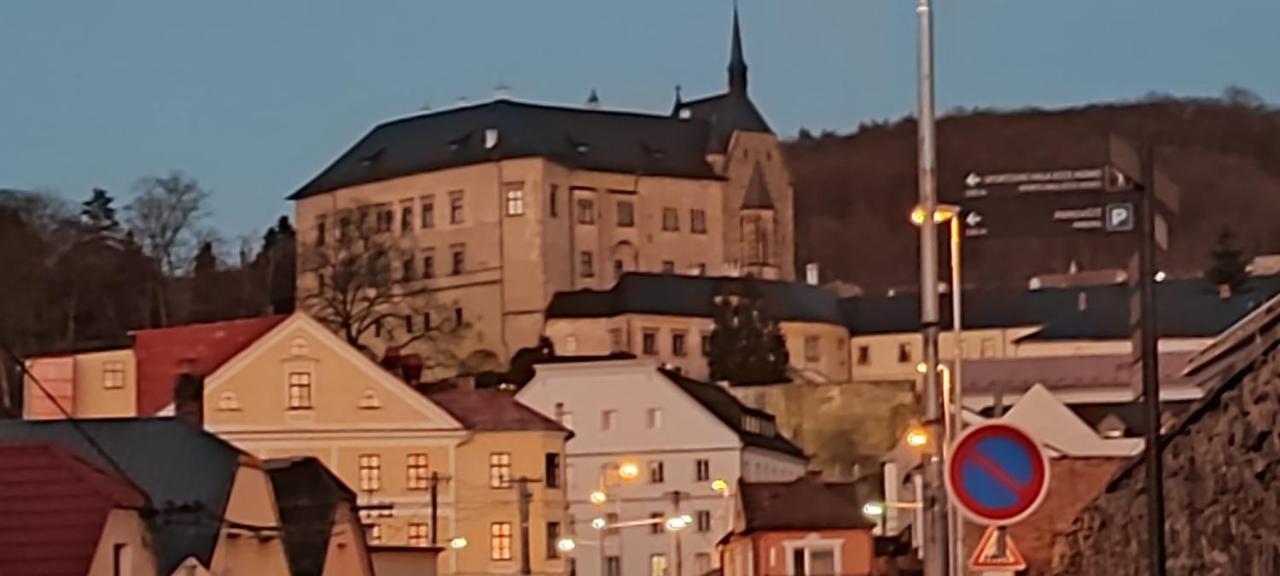Apartman - Cafe Princ Pod Hradem Wifi, Klima Šternberk Buitenkant foto