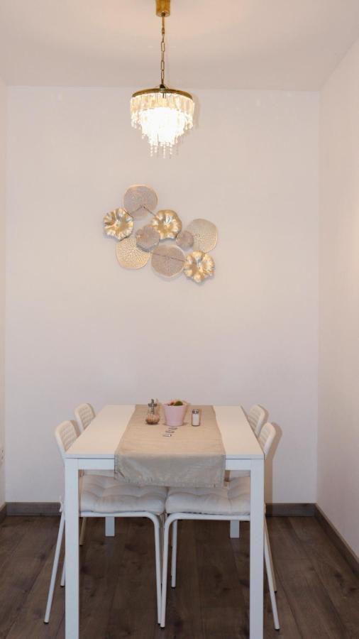 Apartman - Cafe Princ Pod Hradem Wifi, Klima Šternberk Buitenkant foto